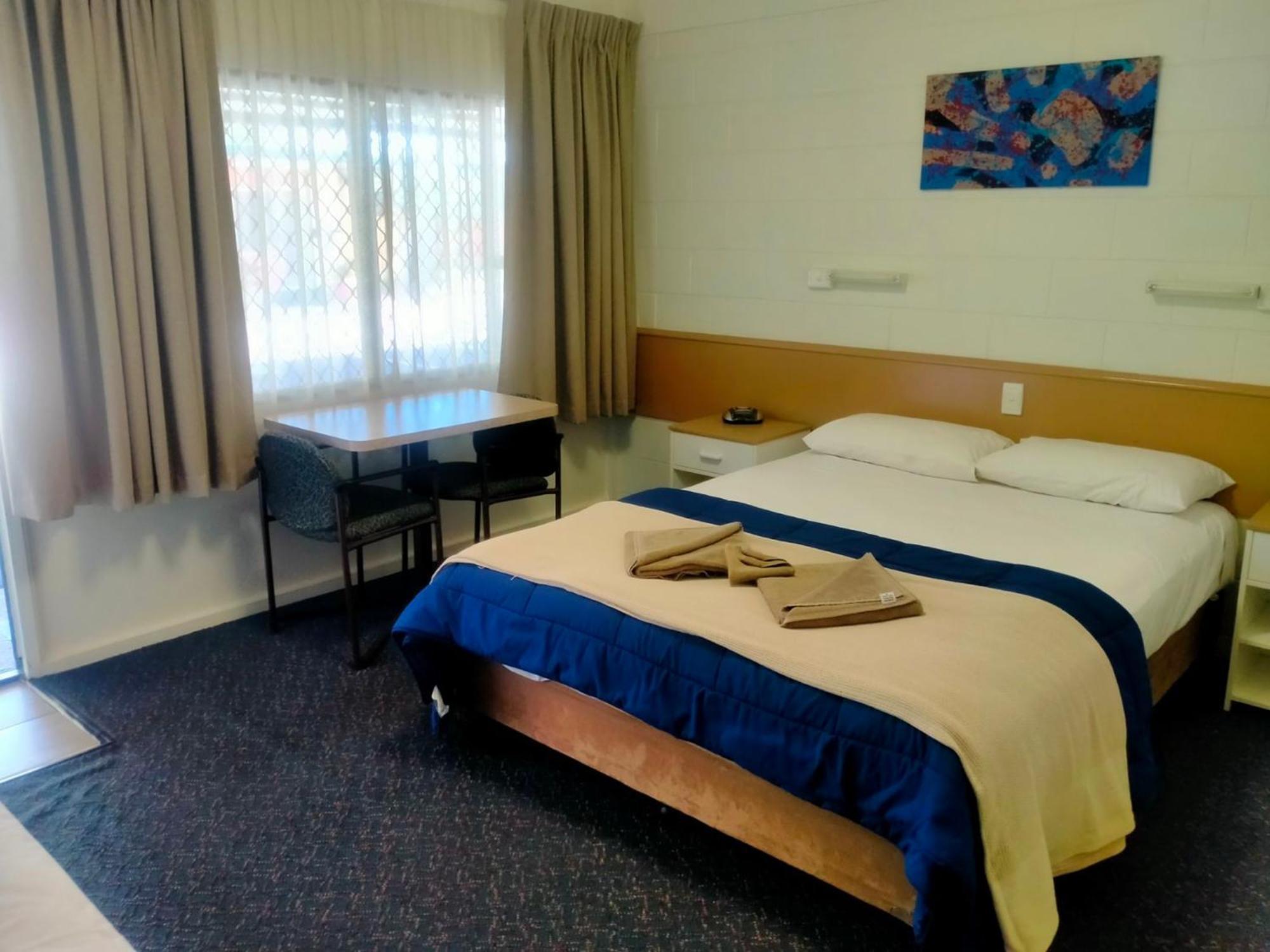 Oakey Motel Bagian luar foto