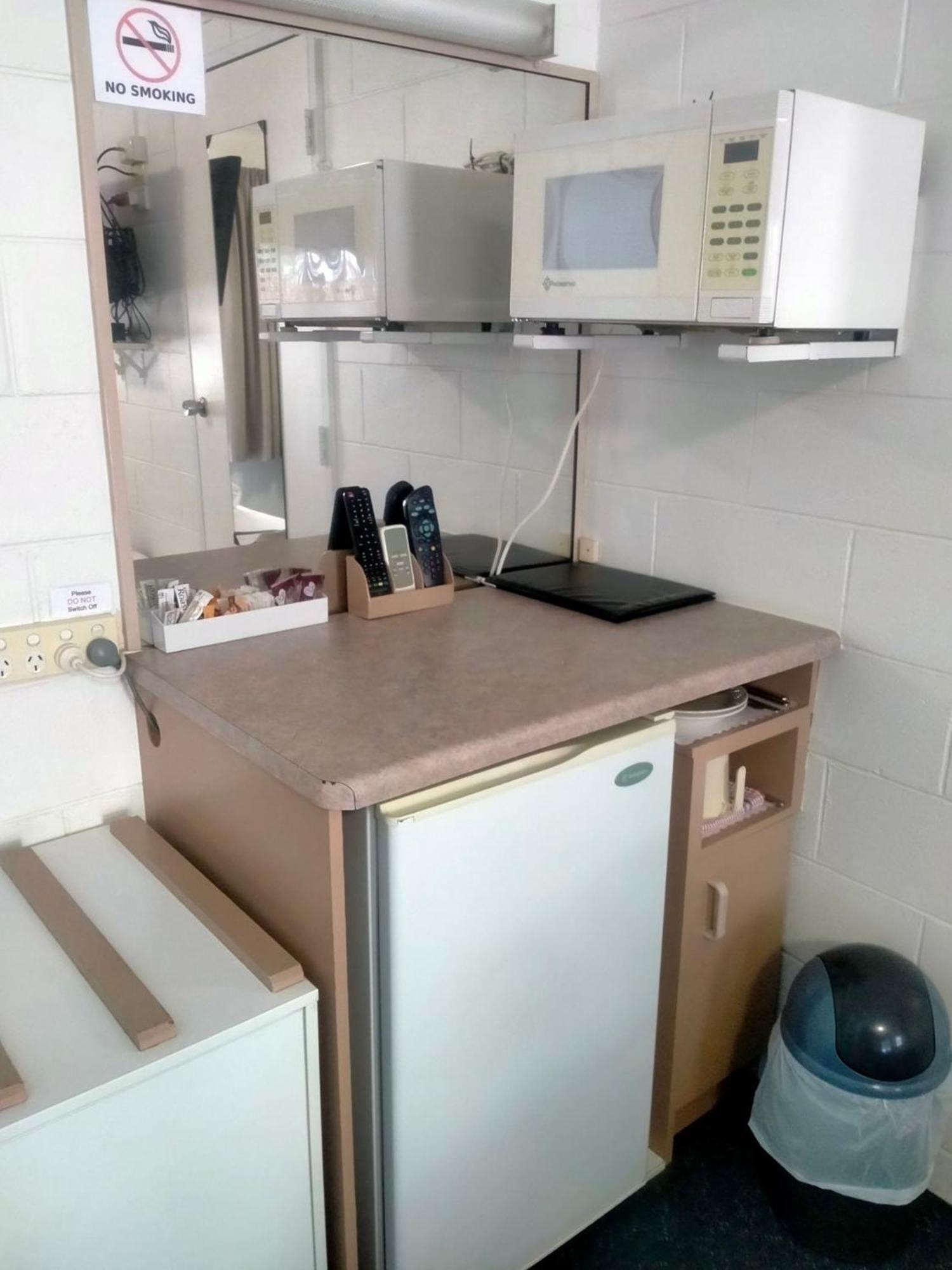 Oakey Motel Bagian luar foto