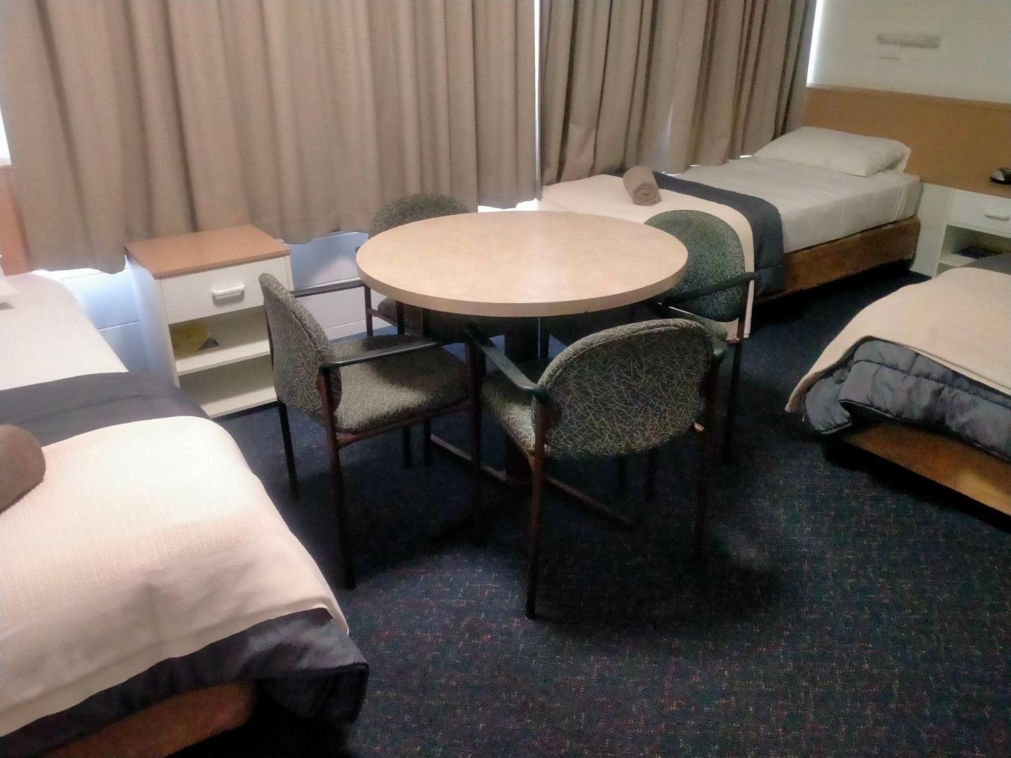 Oakey Motel Bagian luar foto