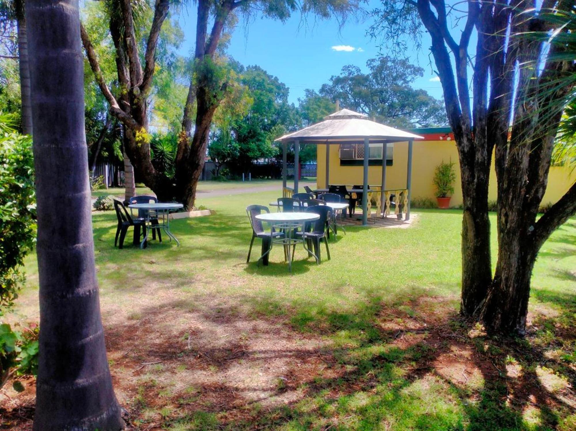 Oakey Motel Bagian luar foto