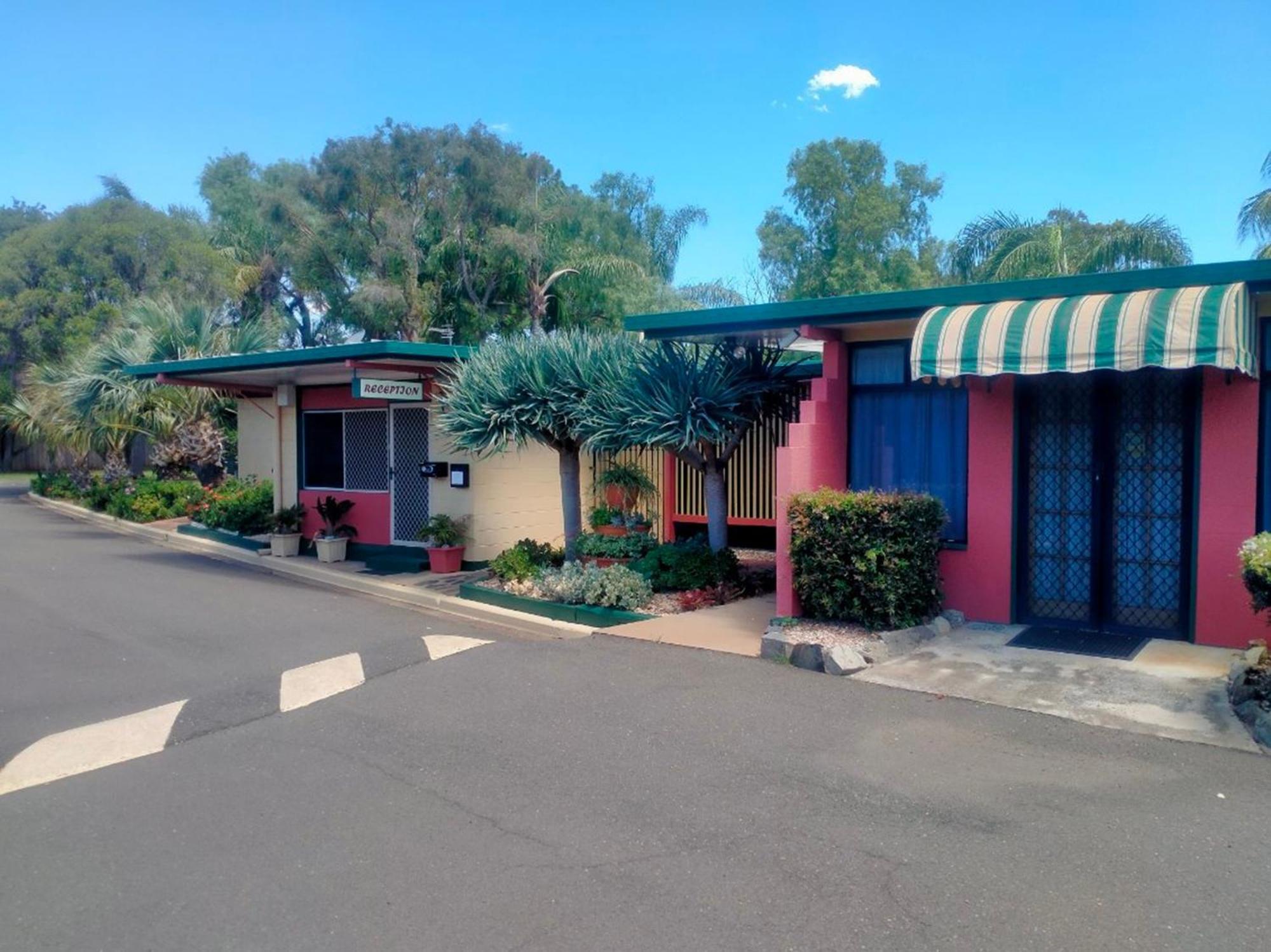 Oakey Motel Bagian luar foto