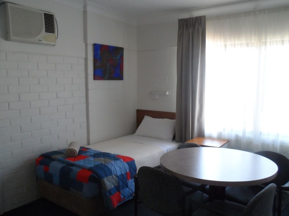 Oakey Motel Bagian luar foto