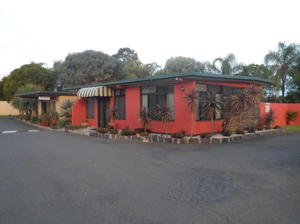 Oakey Motel Bagian luar foto