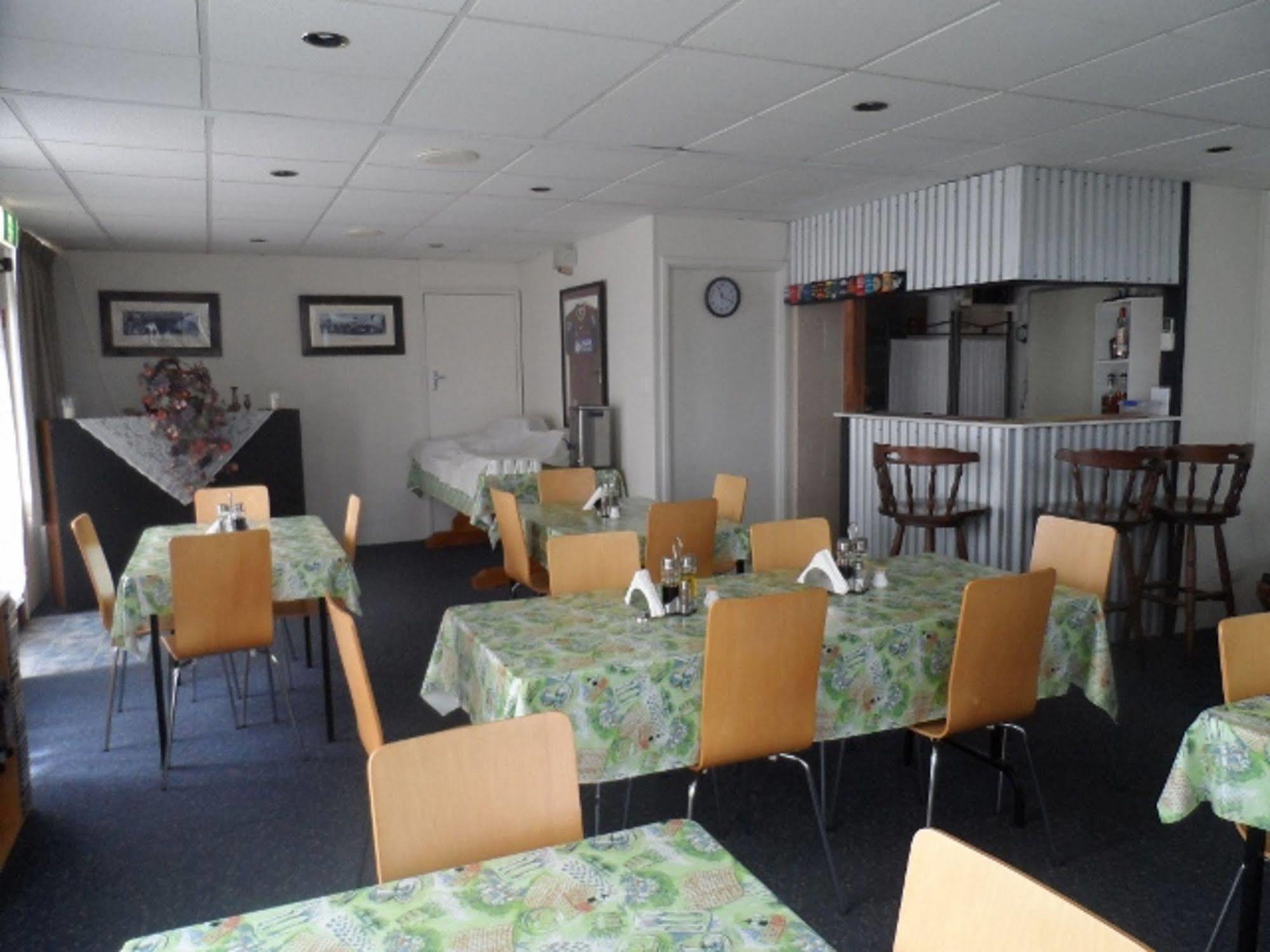 Oakey Motel Bagian luar foto