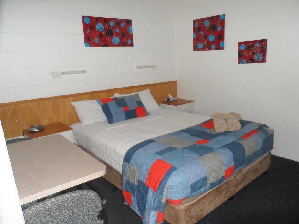 Oakey Motel Bagian luar foto
